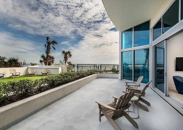 Luxury hotel only: Max Beach Resort
